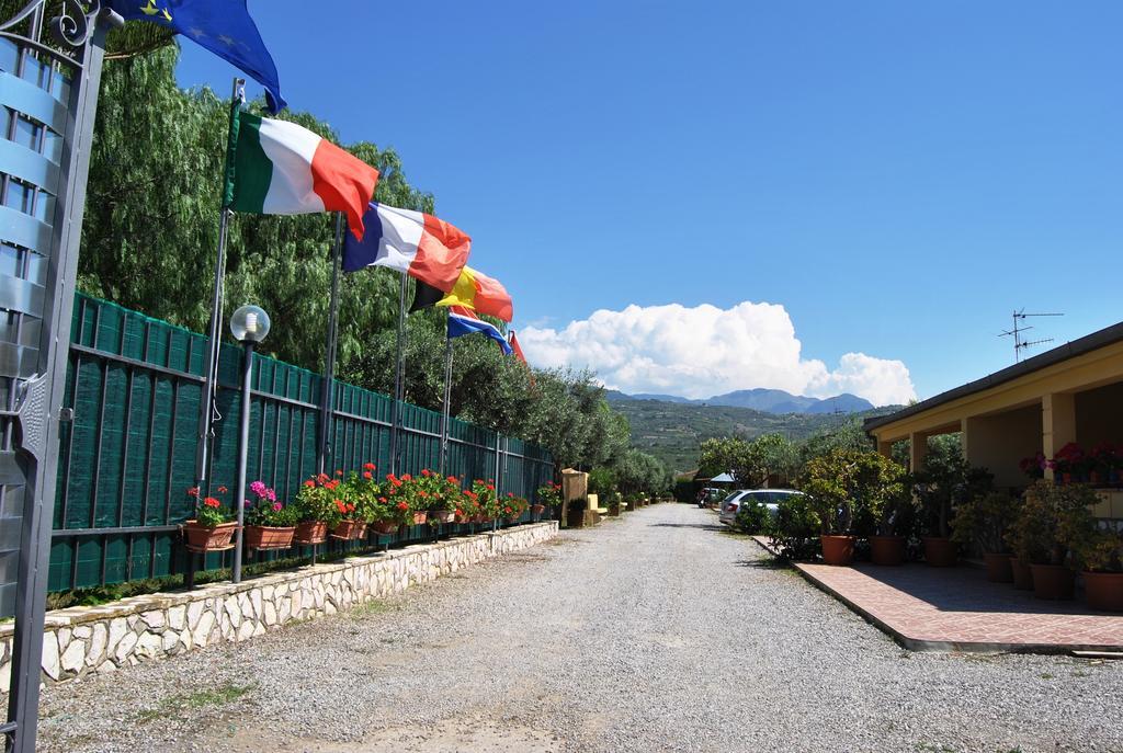 Case Vacanze Paradise Beach Vicino Cefalu Piscina Aperta Campofelice Di Roccella Εξωτερικό φωτογραφία