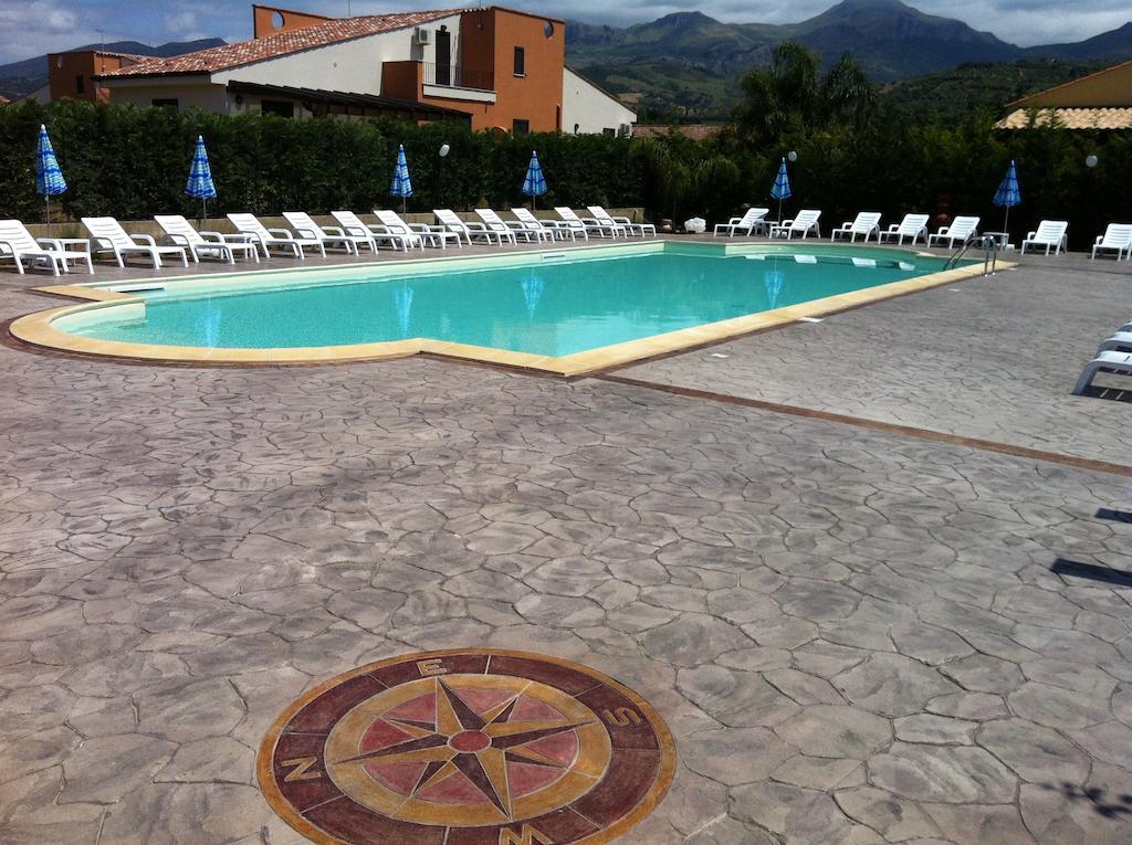 Case Vacanze Paradise Beach Vicino Cefalu Piscina Aperta Campofelice Di Roccella Δωμάτιο φωτογραφία