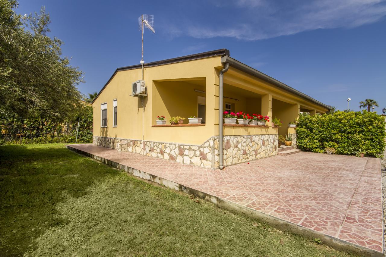 Case Vacanze Paradise Beach Vicino Cefalu Piscina Aperta Campofelice Di Roccella Εξωτερικό φωτογραφία