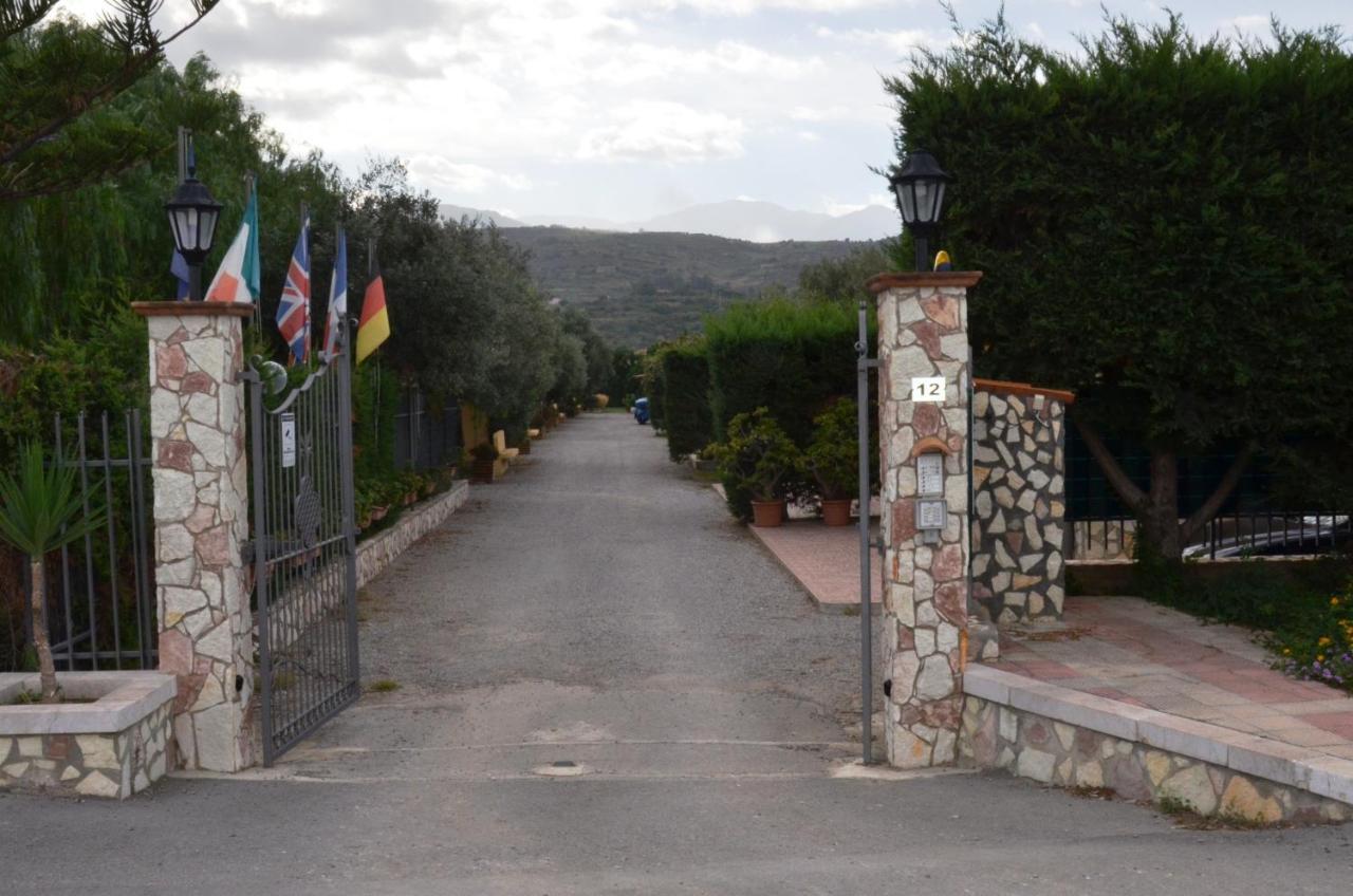 Case Vacanze Paradise Beach Vicino Cefalu Piscina Aperta Campofelice Di Roccella Εξωτερικό φωτογραφία
